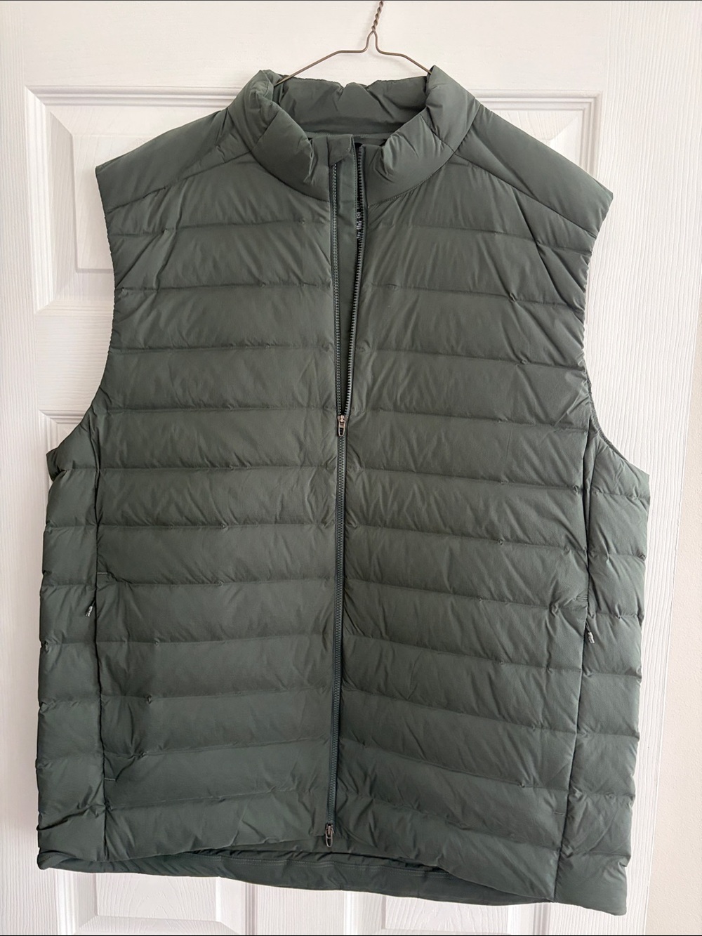 lululemon athletica Men's Quilted Puffer Vest in Olive